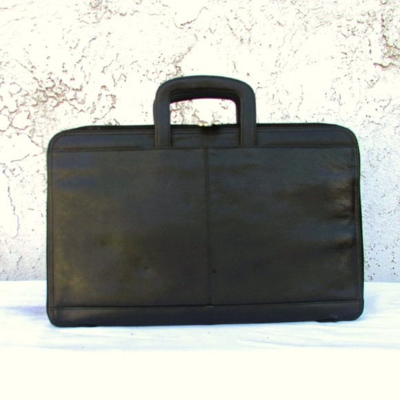 Wilsons Leather | Bags | Wilsons Leather Retractable Handle Portfolio ...